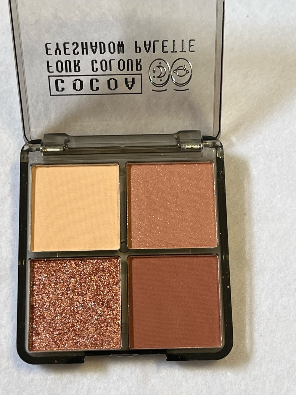 Liangnishi Cocoa Four-Color Eyeshadow Palette — Warm Peach & Copper Tones